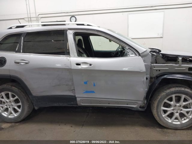 1C4PJLCB5JD573447 Jeep Cherokee Latitude