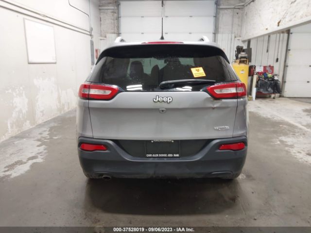 1C4PJLCB5JD573447 Jeep Cherokee Latitude