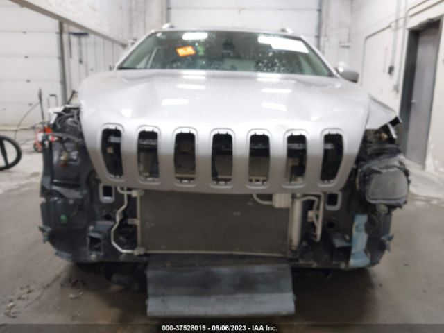 1C4PJLCB5JD573447 Jeep Cherokee Latitude