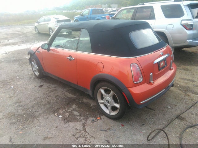 2005 MINI COOPER CONVERTIBLE WMWRF33455TF60575 Photo 2
