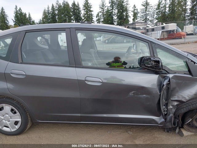 2012 HONDA FIT VIN: JHMGE8H36CS003926