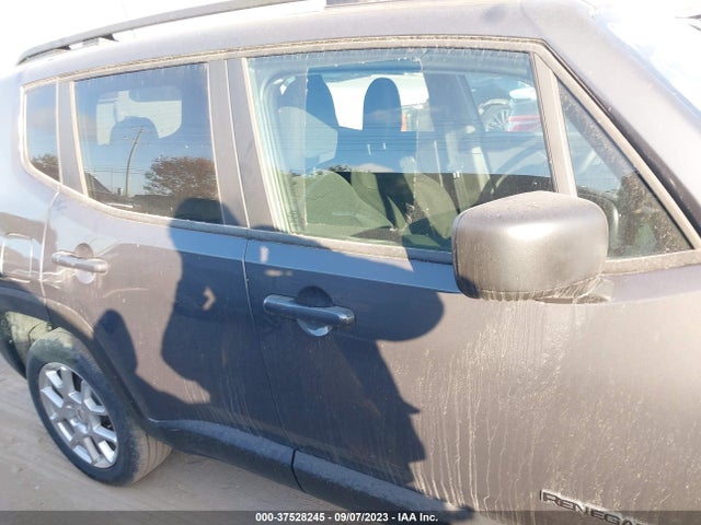 Jeep Renegade Latitude 2022 ZACNJDB11NPN85816 Image 5