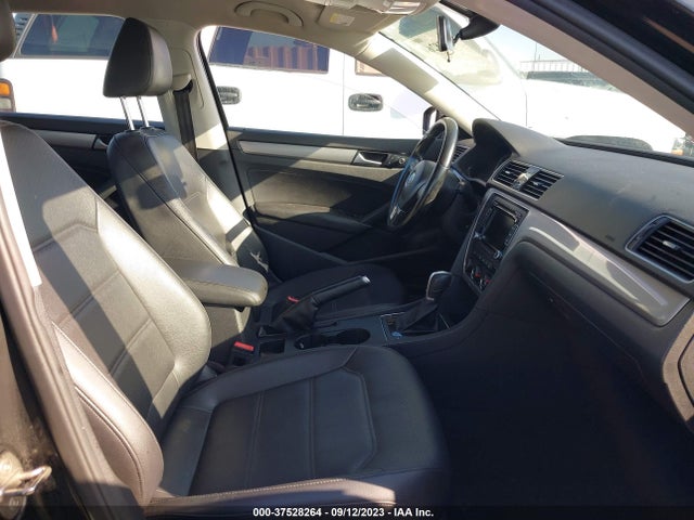 1VWAT7A33FC096773 Volkswagen Passat 1.8t Limited Edition