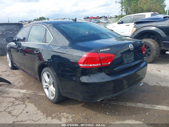 1VWBV7A37FC091459 Volkswagen Passat 2.0l Tdi Se W/sunroof