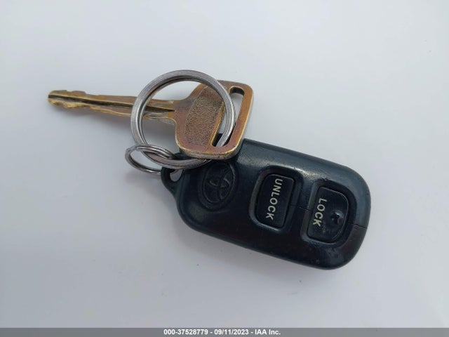 2002 TOYOTA SIENNA CE VIN: 4T3ZF19C82U492459