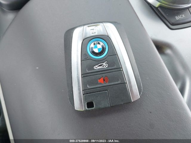 WBY2Z2C34HV676769 BMW I8