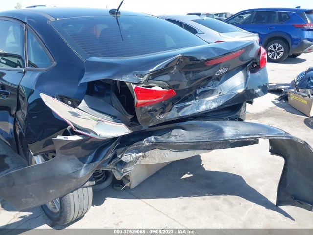2018 FORD FOCUS SE VIN: 1FADP3F22JL302905