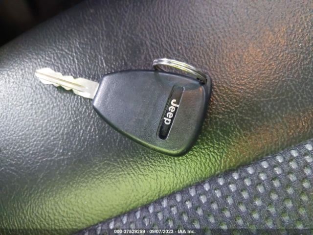 1C4NJDEB6GD758299 Jeep Compass Latitude