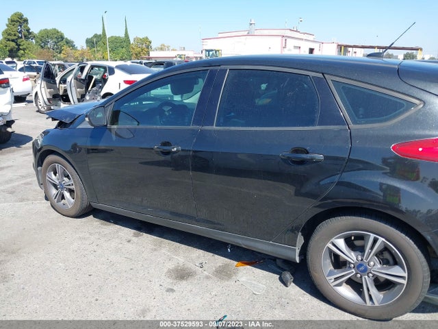 Ford FOCUS SE 2014 1FADP3K24EL461730 Image 6