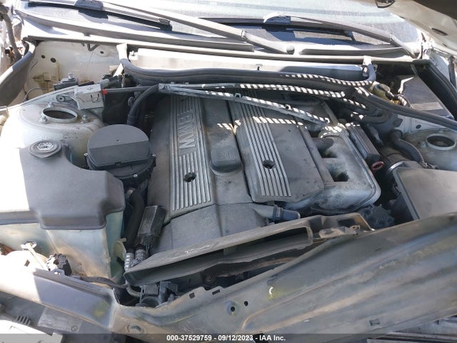 2002 BMW 3 SERIES 325I VIN: WBAEV334X2KL70383
