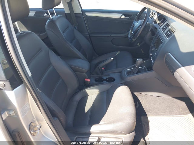 3VWD17AJ7FM321325 Volkswagen Jetta Sedan 1.8t Se
