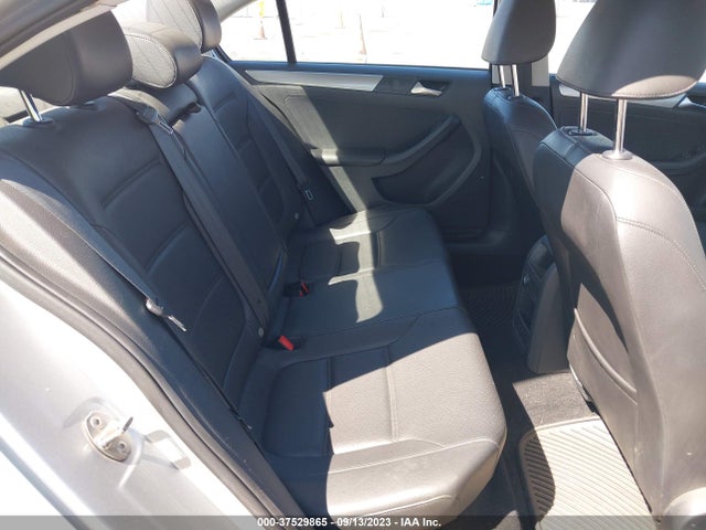 3VWD17AJ7FM321325 Volkswagen Jetta Sedan 1.8t Se