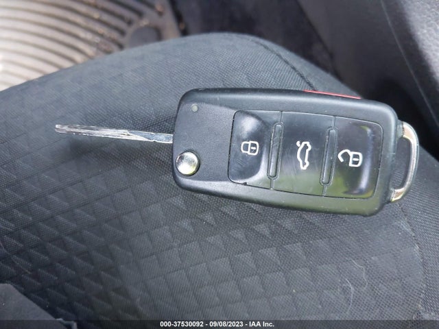 3VWLA7AJ9FM323668 Volkswagen Jetta Sedan 2.0l Tdi S
