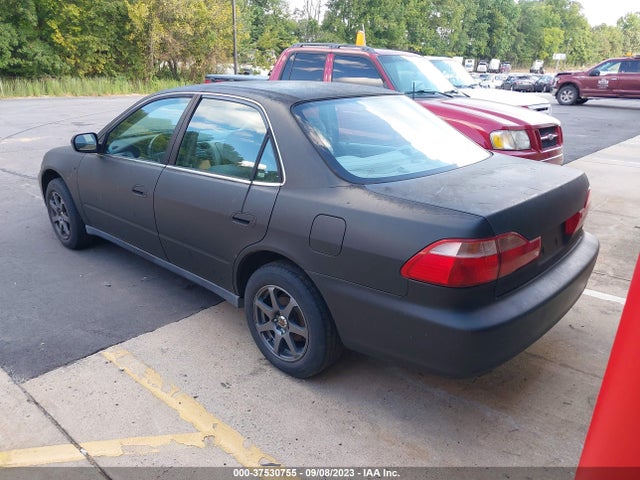 2000 HONDA ACCORD SDN LX VIN: 1HGCG5641YA103810