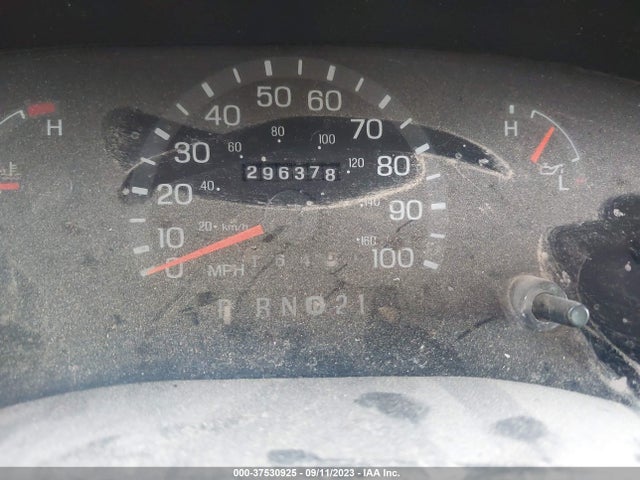 2000 FORD ECONOLINE CARGO VAN VIN: 1FTRE142XYHB27555