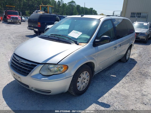 2005 CHRYSLER TOWN & COUNTRY LX VIN: 2C4GP44R05R440033