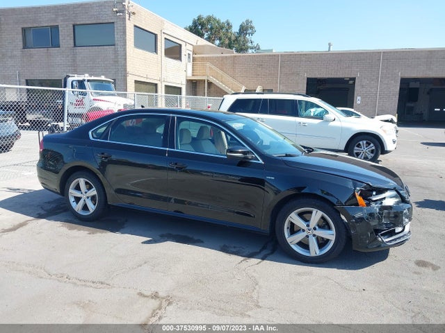 1VWAT7A37FC123344 Volkswagen Passat 1.8t Limited Edition