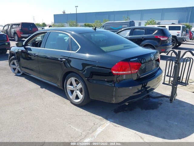 1VWAT7A37FC123344 Volkswagen Passat 1.8t Limited Edition