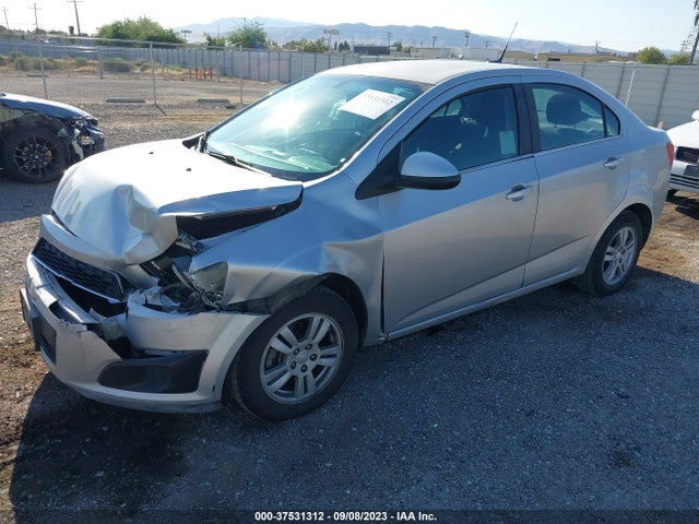 Chevrolet SONIC LT 2014 1G1JC5SH9E4109111 Image 2