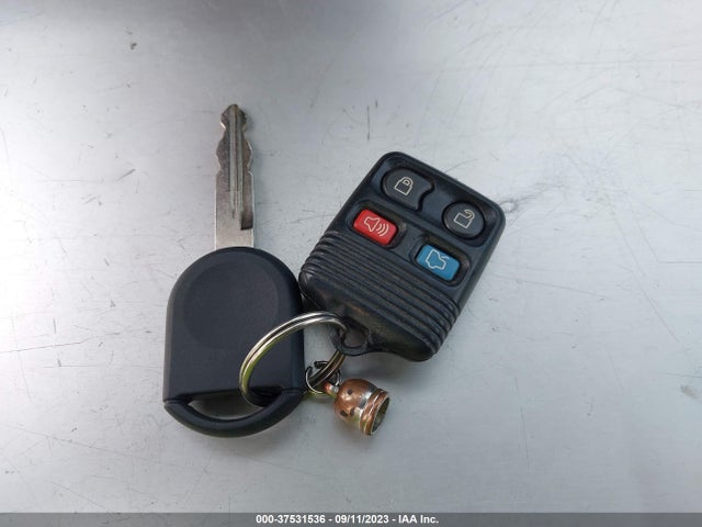 2010 FORD FOCUS SE VIN: 1FAHP3FNXAW206563