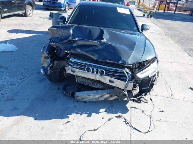 Audi A4 Premium Plus 2018 WAUENAF42JA155388 Image 13