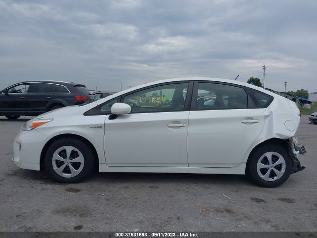 Toyota Prius Four 2015 JTDKN3DU6F0430990 Image 6