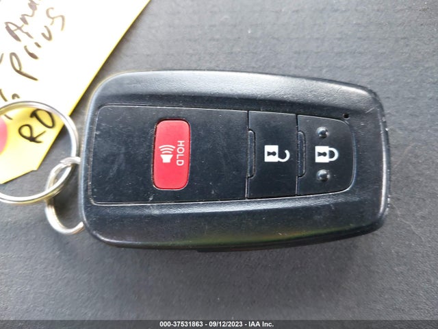 Toyota Prius Two 2016 JTDKBRFU5G3514310 Image 3