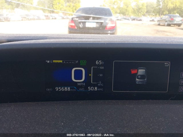 Toyota Prius Two 2016 JTDKBRFU5G3514310 Image 13