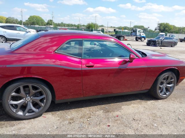 2C3CDZAG5JH229700 Dodge Challenger Sxt