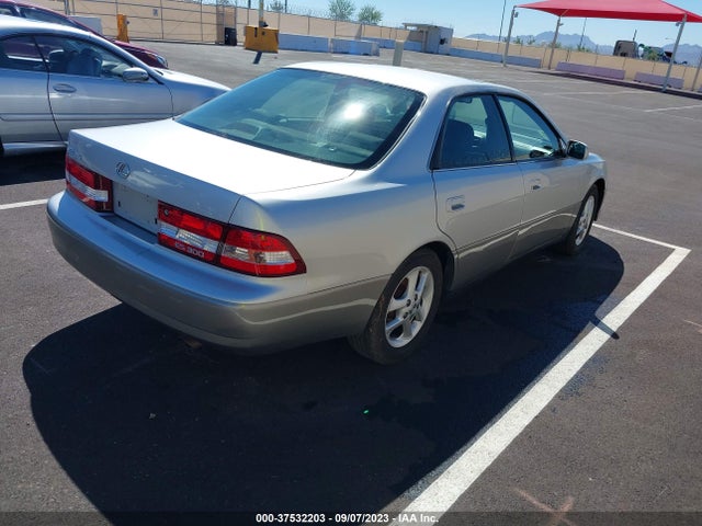 2001 LEXUS ES 300 VIN: JT8BF28G510327000