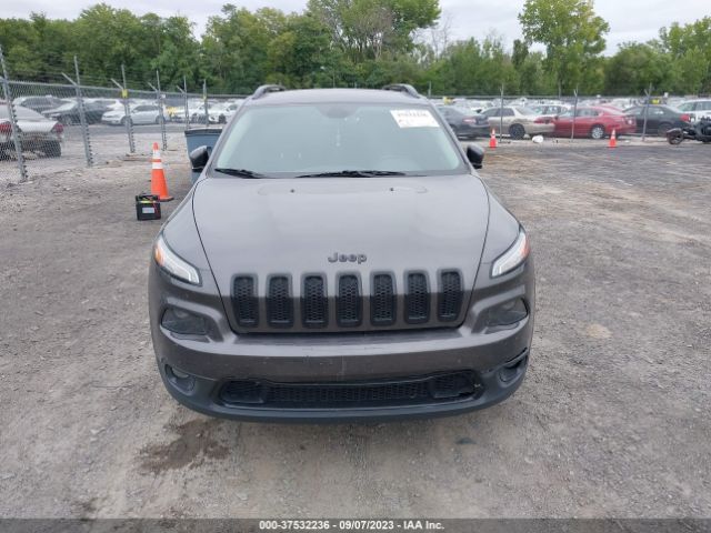 1C4PJLCB1JD518168 Jeep Cherokee Latitude