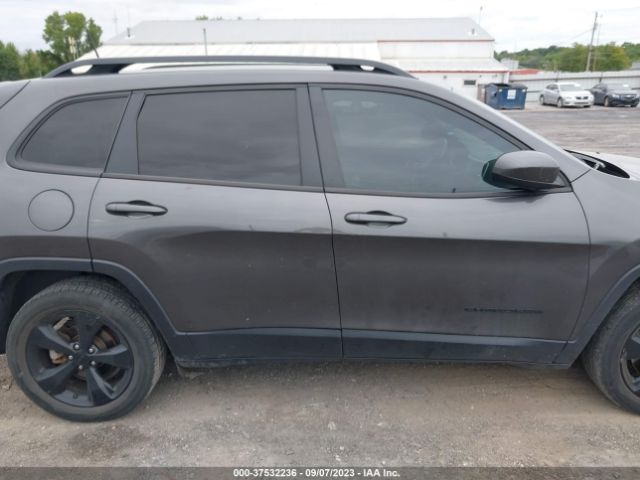 1C4PJLCB1JD518168 Jeep Cherokee Latitude