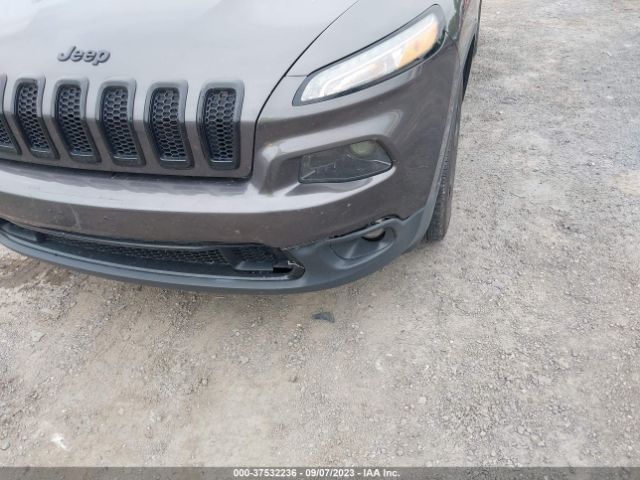 1C4PJLCB1JD518168 Jeep Cherokee Latitude