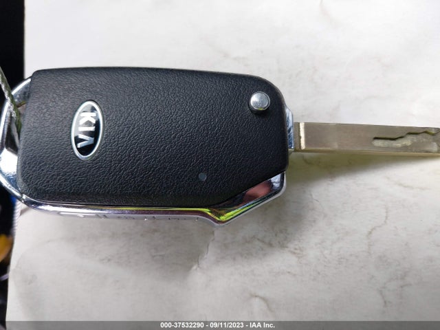 KIA Soul X-line 2020 KNDJ23AU5L7066587 Image 3