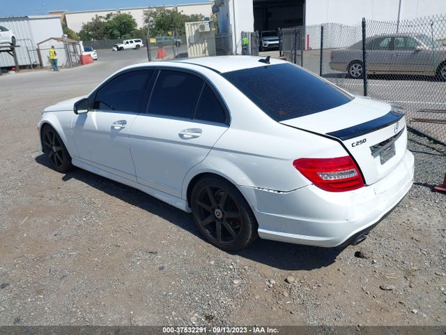 2014 MERCEDES-BENZ C 250 VIN: WDDGF4HB5EG239512