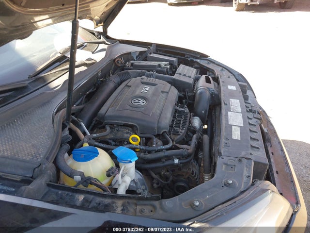 1VWAT7A35EC051445 Volkswagen Passat Wolfsburg Ed