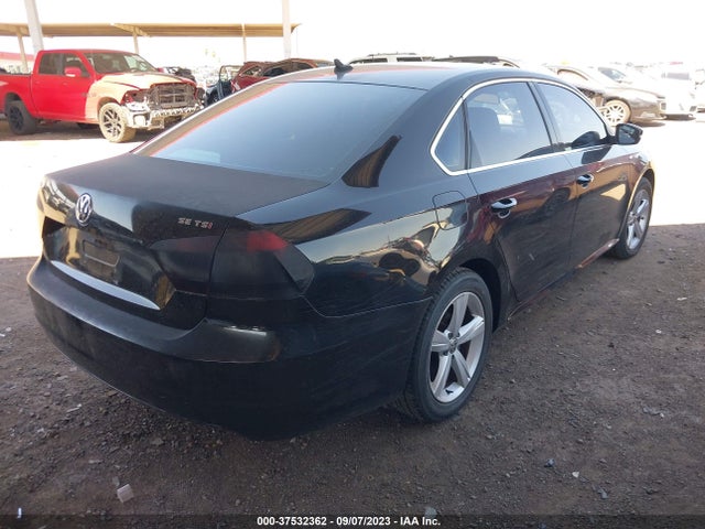 1VWAT7A35EC051445 Volkswagen Passat Wolfsburg Ed