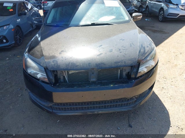 1VWAT7A35EC051445 Volkswagen Passat Wolfsburg Ed
