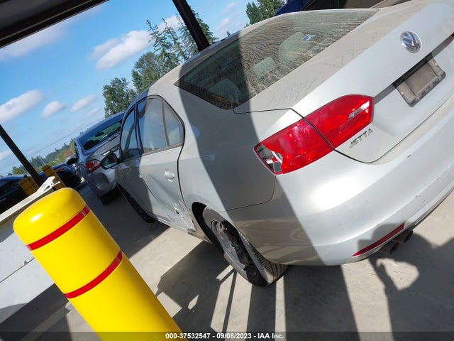 Aukcja sprzedaży 2011 Volkswagen Jetta Sedan S, vin: 3VW2K7AJ3BM381391, numer aukcji: 37532547
