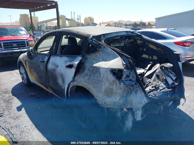 Tesla Model Y Long Range 2022 7SAYGAEE7NF484656 Image 6