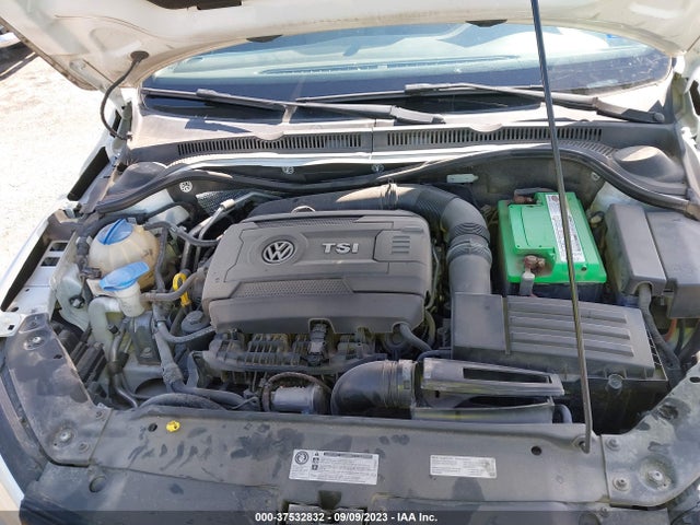 3VWD07AJXEM405785 Volkswagen Jetta Sedan Se