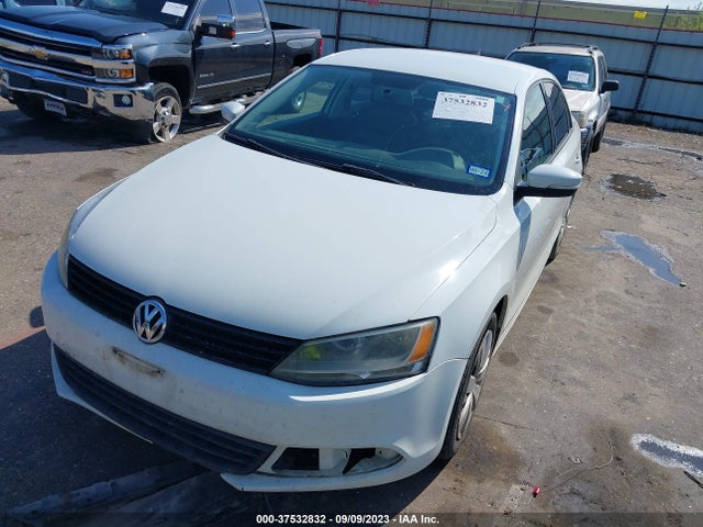 3VWD07AJXEM405785 Volkswagen Jetta Sedan Se