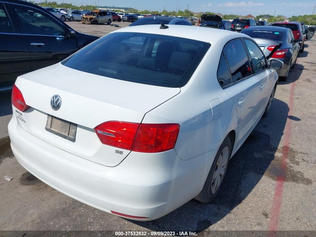 3VWD07AJXEM405785 Volkswagen Jetta Sedan Se