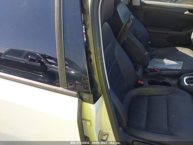 3VWD07AJXEM405785 Volkswagen Jetta Sedan Se
