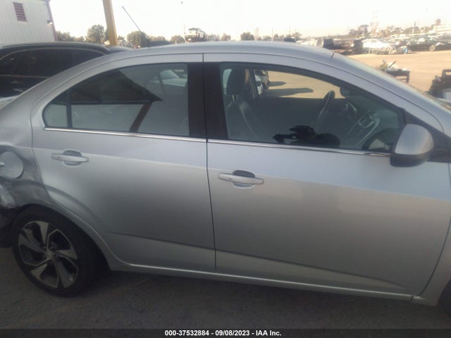 Chevrolet Sonic Premier 2018 1G1JF5SBXJ4103976 Image 13