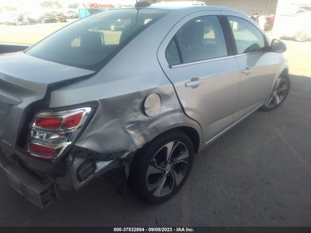 Chevrolet Sonic Premier 2018 1G1JF5SBXJ4103976 Image 4