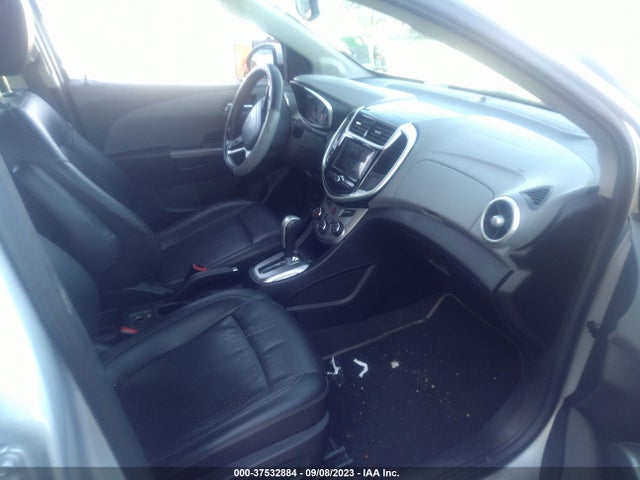 Chevrolet Sonic Premier 2018 1G1JF5SBXJ4103976 Image 5