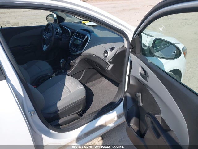 Chevrolet SONIC LT 2019 1G1JG6SB0K4140815 Image 5