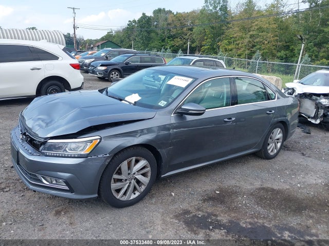 1VWBA7A32JC044103 Volkswagen Passat 2.0t Se