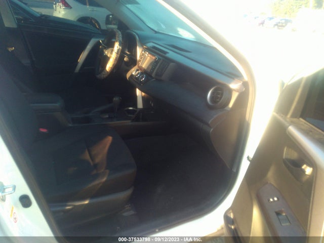 2017 TOYOTA RAV4 JTMZFREV0HJ112799 Photo 4